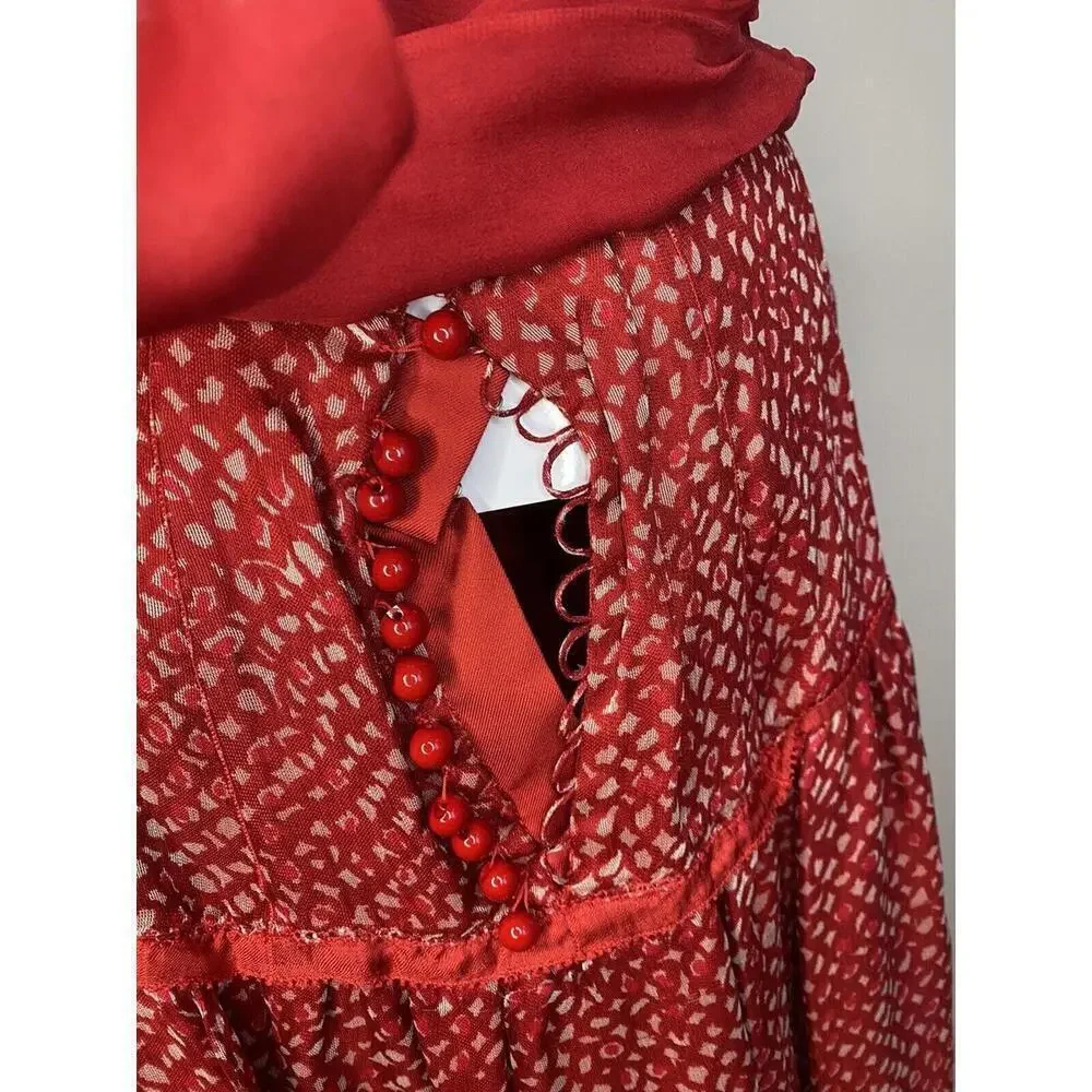LOUIS VUITTON Below Knee Red Silk Skirt With Belt Rare FR-38